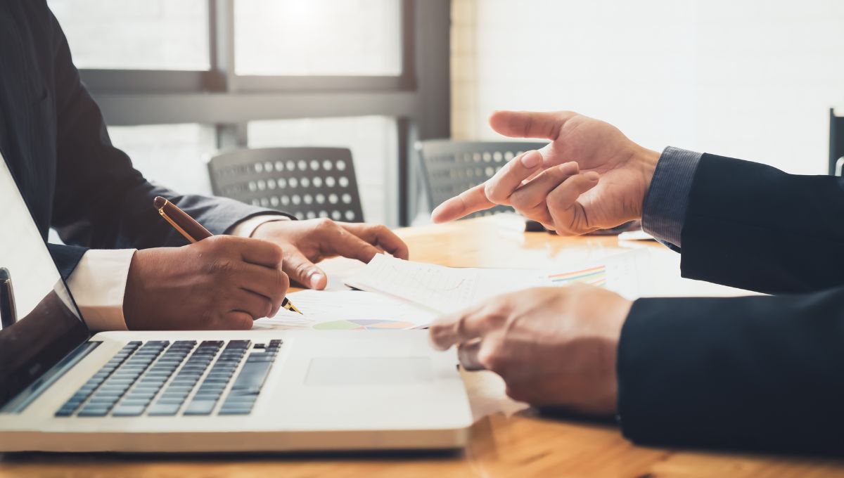 Juros elevados: como proteger a estrutura financeira da sua empresa em um cenário de taxas oscilantes?